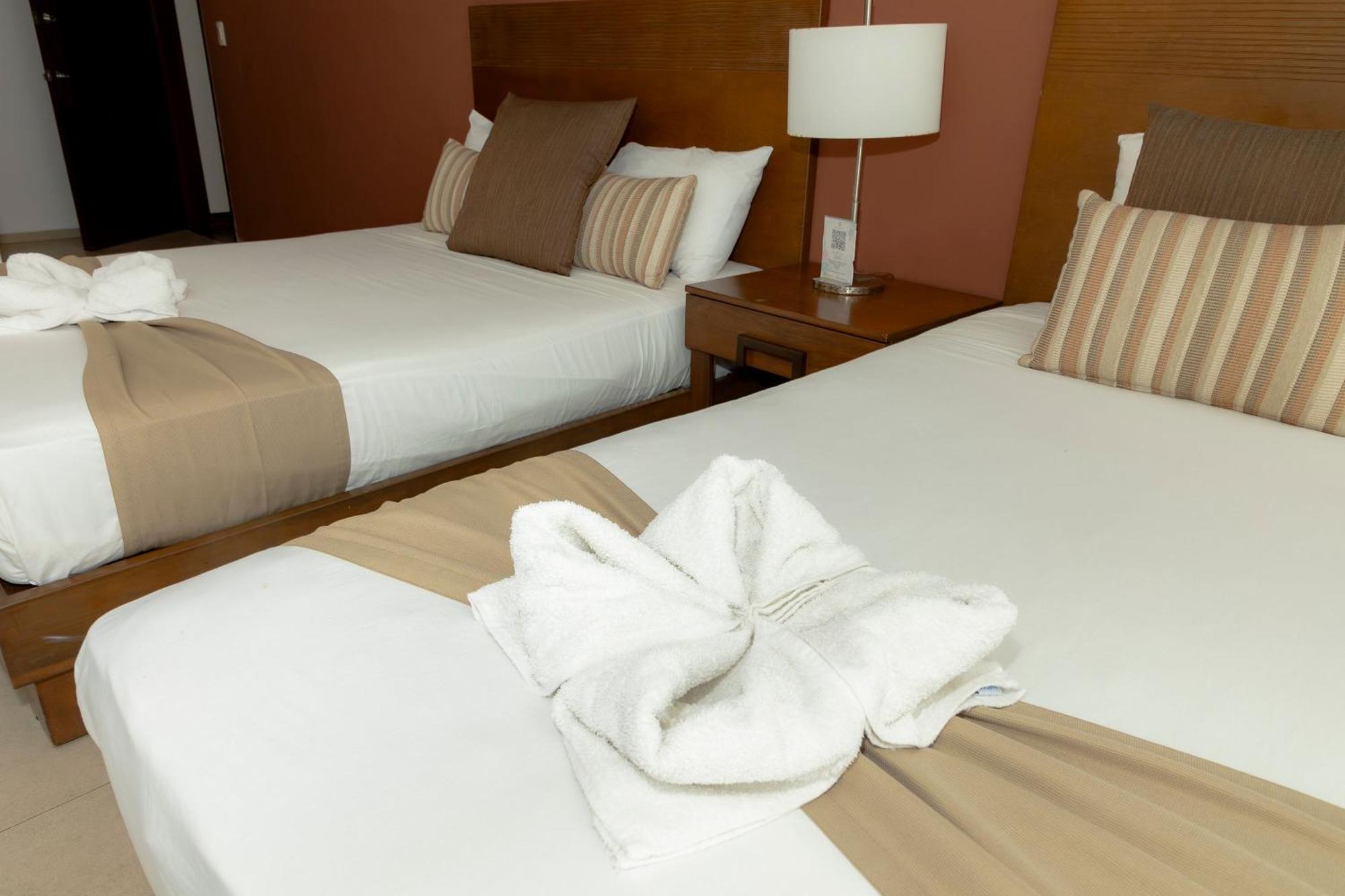 กุกซ์ กินโต โซเล บูติคโฮเต็ล Hotel มาอาอวล ภายนอก รูปภาพ