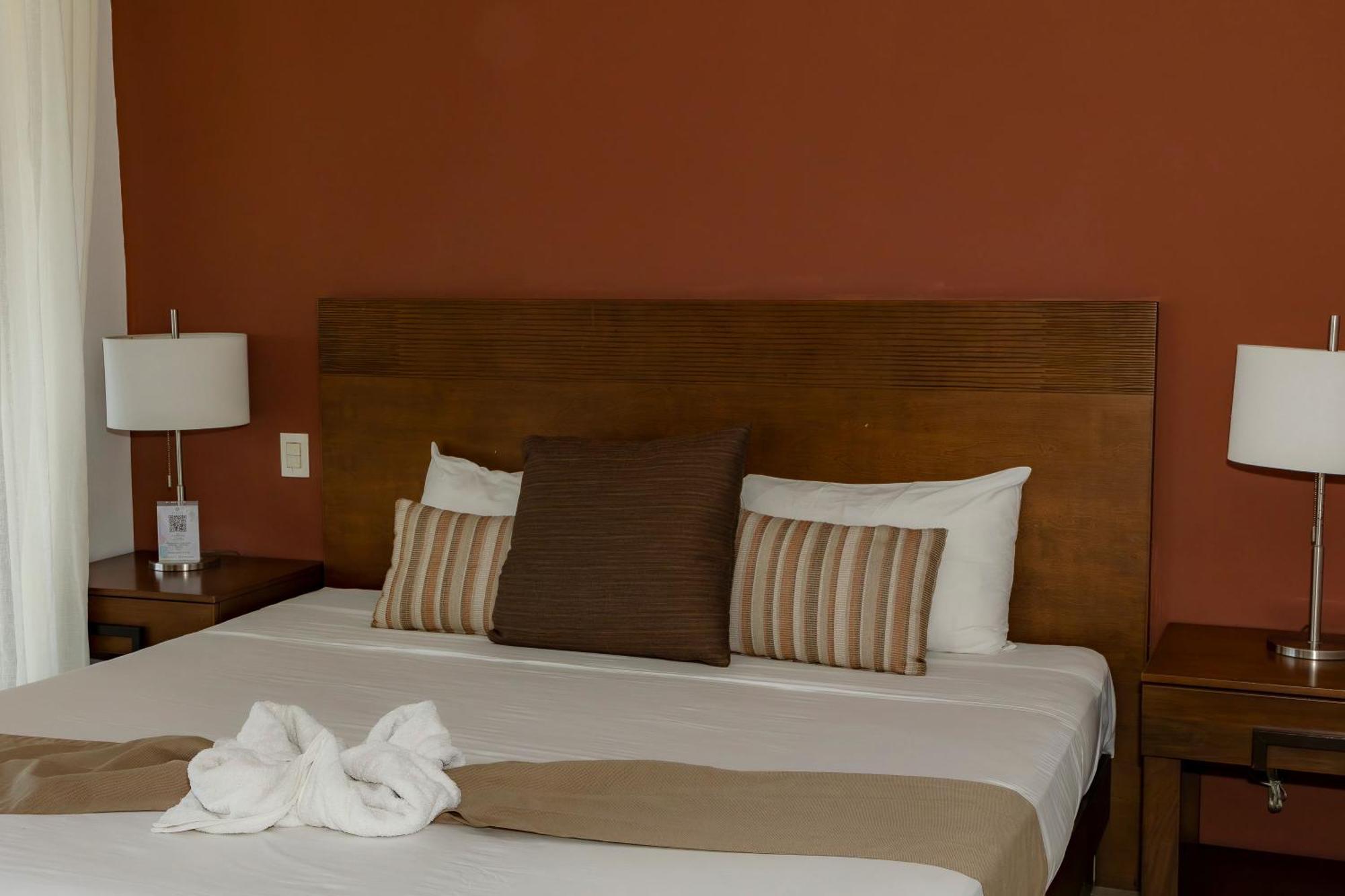 กุกซ์ กินโต โซเล บูติคโฮเต็ล Hotel มาอาอวล ภายนอก รูปภาพ