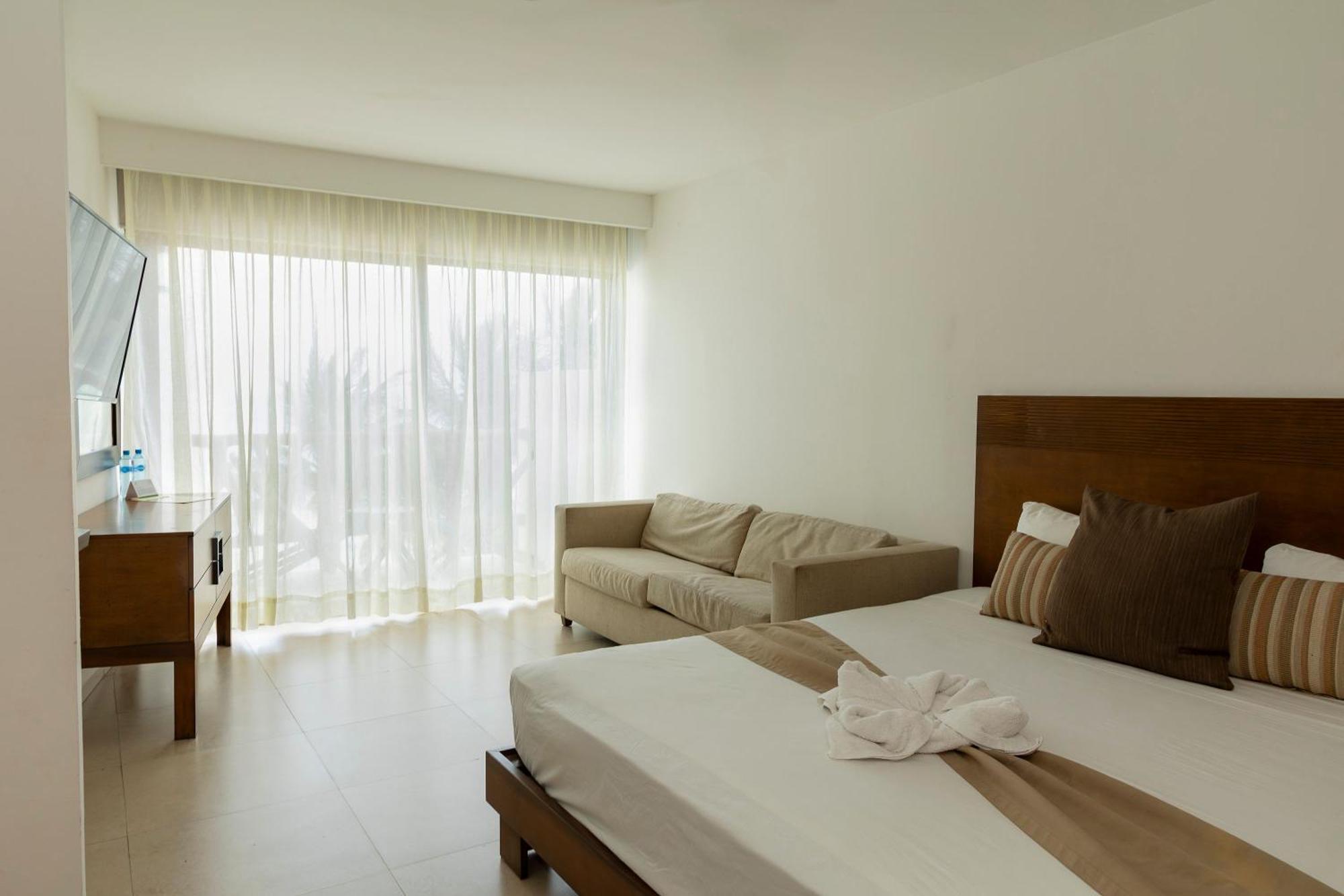 กุกซ์ กินโต โซเล บูติคโฮเต็ล Hotel มาอาอวล ภายนอก รูปภาพ