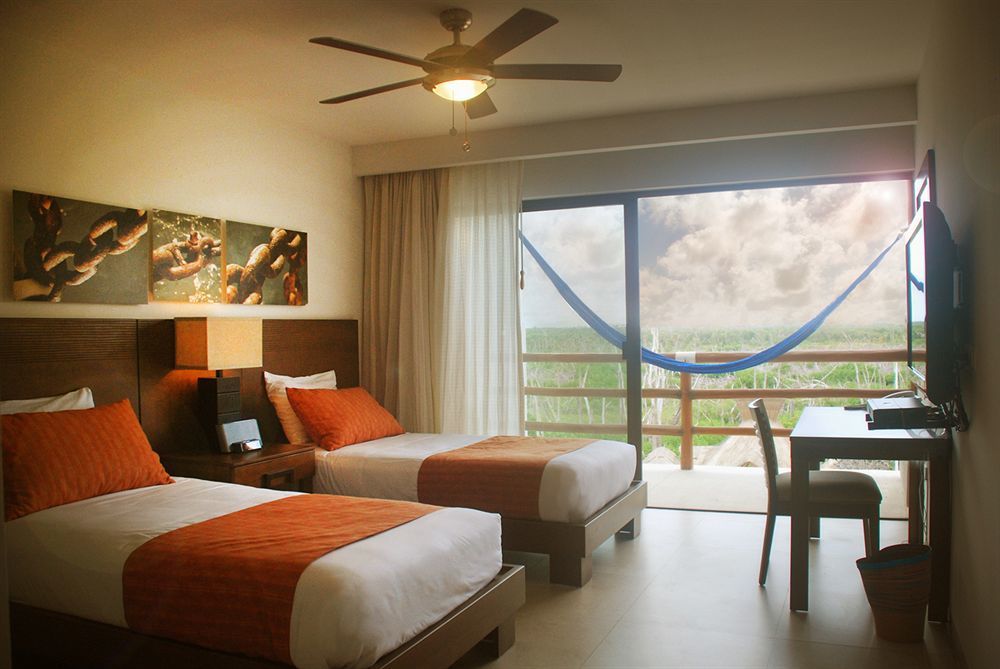 กุกซ์ กินโต โซเล บูติคโฮเต็ล Hotel มาอาอวล ภายนอก รูปภาพ